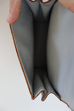 Load image into Gallery viewer, LOUIS VUITTON | SPRING STREET VERNIS HANDBAG | GOLD/ BROWN