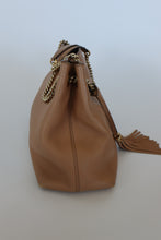 Load image into Gallery viewer, GUCCI | MEDIUM SOHO CHAIN BAG | TAN