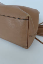 Load image into Gallery viewer, GUCCI | MEDIUM SOHO CHAIN BAG | TAN