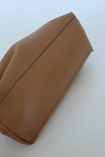 Load image into Gallery viewer, GUCCI | MEDIUM SOHO CHAIN BAG | TAN