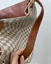 Load image into Gallery viewer, Louis Vuitton, LV, LV Graceful, Louis Vuitton graceful, LV GRaceful MM, Graceful MM, Louis Vuitton Graceful MM, Louis vuitton Damier azur, Damier azur handbag, Damier Azur, Damier Azur graceful handbag, Damier Azur Graful MM, Preloved handbags, Preluxe
