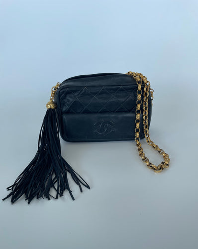 Chanel, Chanel handbag, Handbag, Vintage Chanel, Chanel camera bag, Vintage Chanel Camera bag, Navy blue chanel, Navy camera bag, Navy blue handbag, preloved chanel, secondhand chanel, Preluxe