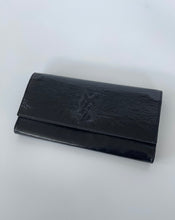 Load image into Gallery viewer, YSL. Yves saint laurent, Preloved YSL, Preloved saint laurent, Belle de jour clutch, YSL clutch, Vintage YSL, Vintage clutch, Black patent leather clutch, YSL black clutch, preloved hanbdbag, clutch, preluxe