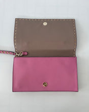 Load image into Gallery viewer, Valentino, Garavani Valentino, Valentino clutch, valentino handbag, valentino rockstud clutch, rockstud clutch, pink rockstud clutch, pink valentino clutch, preluxe, preloved handbag, preloved valentino
