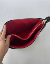 Load image into Gallery viewer, LV, Louis Vuitton, Coussin, Coussin MM, Coussin vernis, LV coussin, Louis Vuitton Coussin, Louis vuitton coussin vernis, Louis vuitton black bag, Lv vernis handbag, Louis vuitton handbag, LV handbag, Patent leather handbag, Preluxe, preloved handbag, preloved louis vuitton