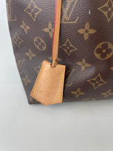 Load image into Gallery viewer, LOUIS VUITTON | FLOWER HOBO | MONOGRAM