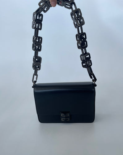 Givenchy, Black givenchy bag, givenchy handbag, leather handbag, black handbag, Givenchy 4G collection, 4G, Givenchy 4G medium chain bag, preluxe, preloved, preloved givenchy 
