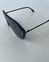 Load image into Gallery viewer, Fendi, Fendi sunglasses, Sunglasses, Luxury sunglasses, Fendi shields, Fendi Zucca sunglasses, Fendi zucca FF logo sunglases, Zucca FF logo sunglasses, Logo sunnglasses, Fendi logo sunglasses