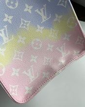 Load image into Gallery viewer, LV, Louis vuitton, Onthego, onthego gm, LV onthego, Louis vuitton onthego, Onthego pastel, Onthego escale pastel, Monogram escale pastel, Louis vuitton tote bag, lv tote bag, tote bag,