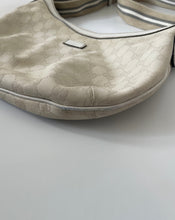 Load image into Gallery viewer, Gucci, Gucci sherry line shoulder bag, White sherry line shoulder bag, white gucci bag, preloved gucci, gucci sale, Handbag, handbags, gucci crossbody, gucci crossbody bag