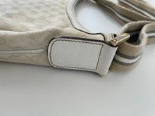 Load image into Gallery viewer, Gucci, Gucci sherry line shoulder bag, White sherry line shoulder bag, white gucci bag, preloved gucci, gucci sale, Handbag, handbags, gucci crossbody, gucci crossbody bag