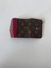 Load image into Gallery viewer, LOUIS VUITTON | ZOE WALLET | FUCHSIA
