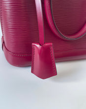 Load image into Gallery viewer, Louis vuitton, Lv, Lv Handbag, Alma bb, alma bb epi, Louis vuitton alma bb epi, louis vuitton alma bb, lv alma bb, epi, alma bb epi fuchsia