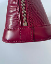 Load image into Gallery viewer, Louis vuitton, Lv, Lv Handbag, Alma bb, alma bb epi, Louis vuitton alma bb epi, louis vuitton alma bb, lv alma bb, epi, alma bb epi fuchsia