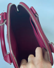 Load image into Gallery viewer, Louis vuitton, Lv, Lv Handbag, Alma bb, alma bb epi, Louis vuitton alma bb epi, louis vuitton alma bb, lv alma bb, epi, alma bb epi fuchsia