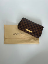 Load image into Gallery viewer, Louis vuitton favorite pm, Favorite handbag, favorite pm, favorite damier, favorite damier ebene, LV favorite, LV crossbody nah, Louis vuitton crossbody, louis vuitton damier