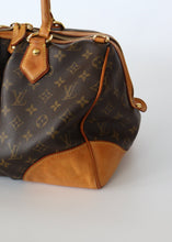 Load image into Gallery viewer, LV, Louis vuitton, LV Stephen bag, Louis vuitton stephen bag, stephen handbag, Monogram Handbag , Handbag, Preloved Handbag, Secondhand handbag, vintage handbag