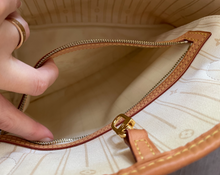 Load image into Gallery viewer, Louis Vuitton Neverfull mm Damier Azur preluxe