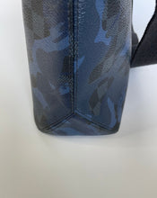 Load image into Gallery viewer, Louis Vuitton, LV, Louis Vuitton Mens Bag, Louis Vuitton Messenger Bag, Louis Vuitton Hunter Damier Camouflage cobalt. Damier Camouflage Cobalt, LV hunter Messenger bag