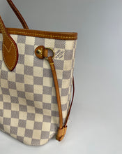 Load image into Gallery viewer, Neverfull pm, neverfull, neverfull damier azur, neverfull azur, louis vuitton, louis vuitton neverfull, louis vuitton neverfull pm, louis vuitton neverfull azur