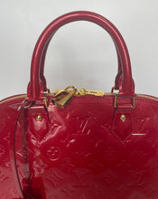 Load image into Gallery viewer, Louis Vuitton alma, Alma PM, Alma Vernis, Louis Vuitton vernis alma, red Louis Vuitton, Louis Vuitton handbag, Preloved Louis Vuitton
