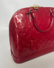 Load image into Gallery viewer, Louis Vuitton alma, Alma PM, Alma Vernis, Louis Vuitton vernis alma, red Louis Vuitton, Louis Vuitton handbag, Preloved Louis Vuitton