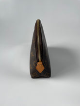 Load image into Gallery viewer, Louis Vuitton, Louis Vuitton toiletry 26, toiletry 26, monogram toiletry, Louis Vuitton monogram, Louis Vuitton GM cosmetic pouch, LV cosmetic pouch, Cosmetic pouch  Edit alt text