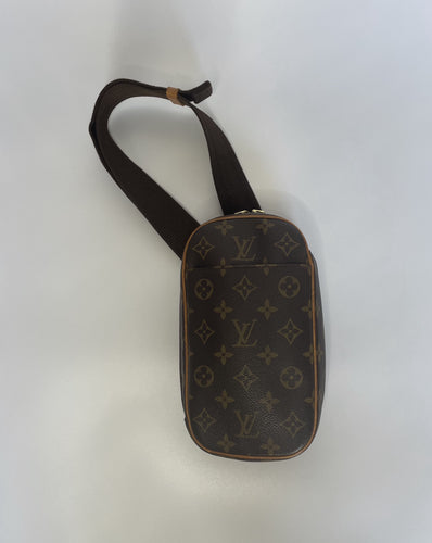 Louis Vuitton, Louis Vuitton Pochette gange, LV, Lv pochette, LV waist bag, LV sling bag, lv sling monogram