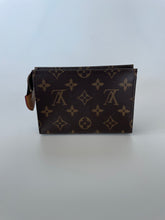 Load image into Gallery viewer, LOUIS VUITTON | TOILETRY 15 BAG | MONOGRAM
