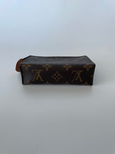 Load image into Gallery viewer, LOUIS VUITTON | TOILETRY 15 BAG | MONOGRAM
