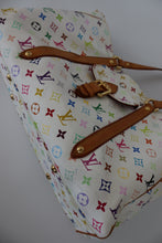 Load image into Gallery viewer, LV, Louis Vuitton, Louis Vuitton Aurelia Gm, LV Aurelia GM, Aurelia GM , Aurelia multicolor, Aurelia, Preluxe, Preloved Louis Vuitton, Cracked Canvas, Vintage Louis Vuitton, vintage LV
