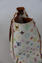 Load image into Gallery viewer, LV, Louis Vuitton, Louis Vuitton Aurelia Gm, LV Aurelia GM, Aurelia GM , Aurelia multicolor, Aurelia, Preluxe, Preloved Louis Vuitton, Cracked Canvas, Vintage Louis Vuitton, vintage LV
