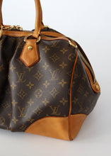 Load image into Gallery viewer, LV, Louis vuitton, LV Stephen bag, Louis vuitton stephen bag, stephen handbag, Monogram Handbag , Handbag, Preloved Handbag, Secondhand handbag, vintage handbag
