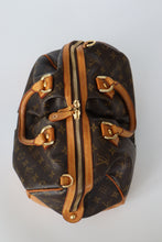 Load image into Gallery viewer, LV, Louis vuitton, LV Stephen bag, Louis vuitton stephen bag, stephen handbag, Monogram Handbag , Handbag, Preloved Handbag, Secondhand handbag, vintage handbag
