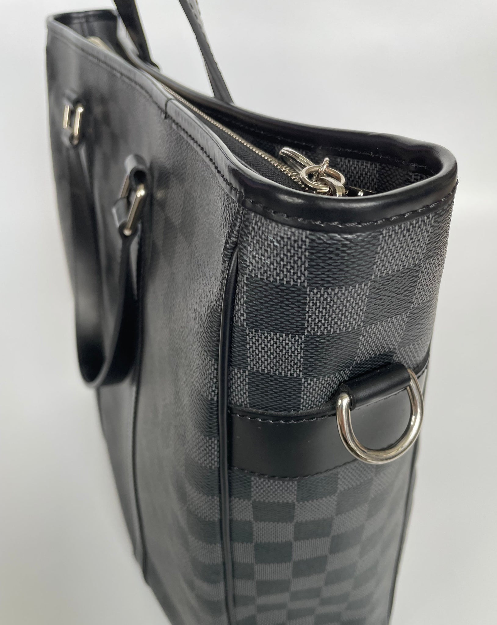 Louis Vuitton Damier Graphite Tadao MM Tote For Sale at 1stDibs