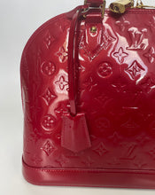 Load image into Gallery viewer, Louis Vuitton alma, Alma PM, Alma Vernis, Louis Vuitton vernis alma, red Louis Vuitton, Louis Vuitton handbag, Preloved Louis Vuitton
