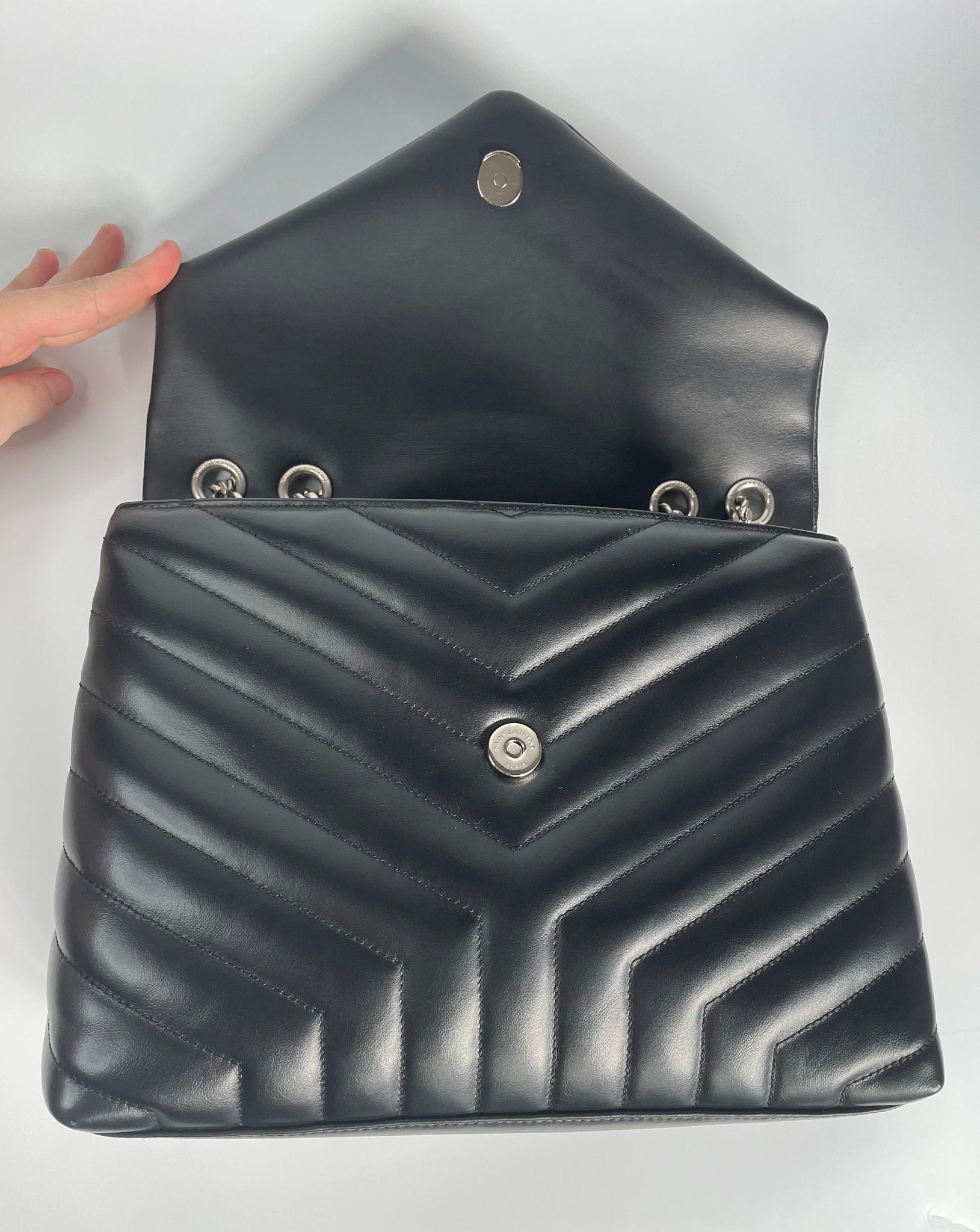 Saint Laurent Loulou Matelasse Y Black Leather Medium Shoulder Silver Chain  Bag - Chronostore