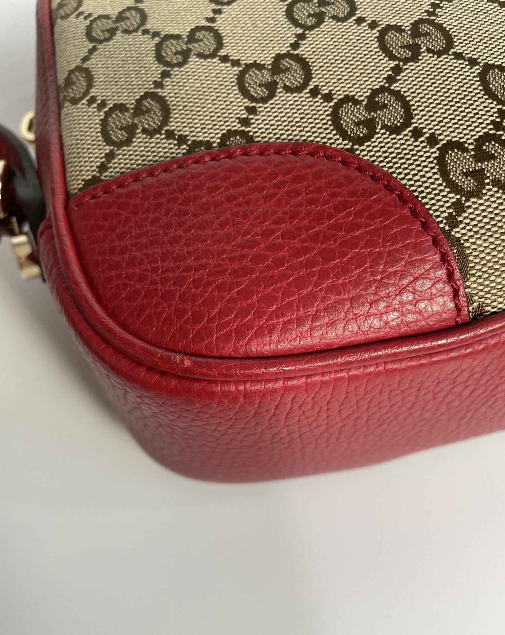 Gucci Bree Leather Beige/Red GG Canvas Cross Body Bag – Sunset Boutique